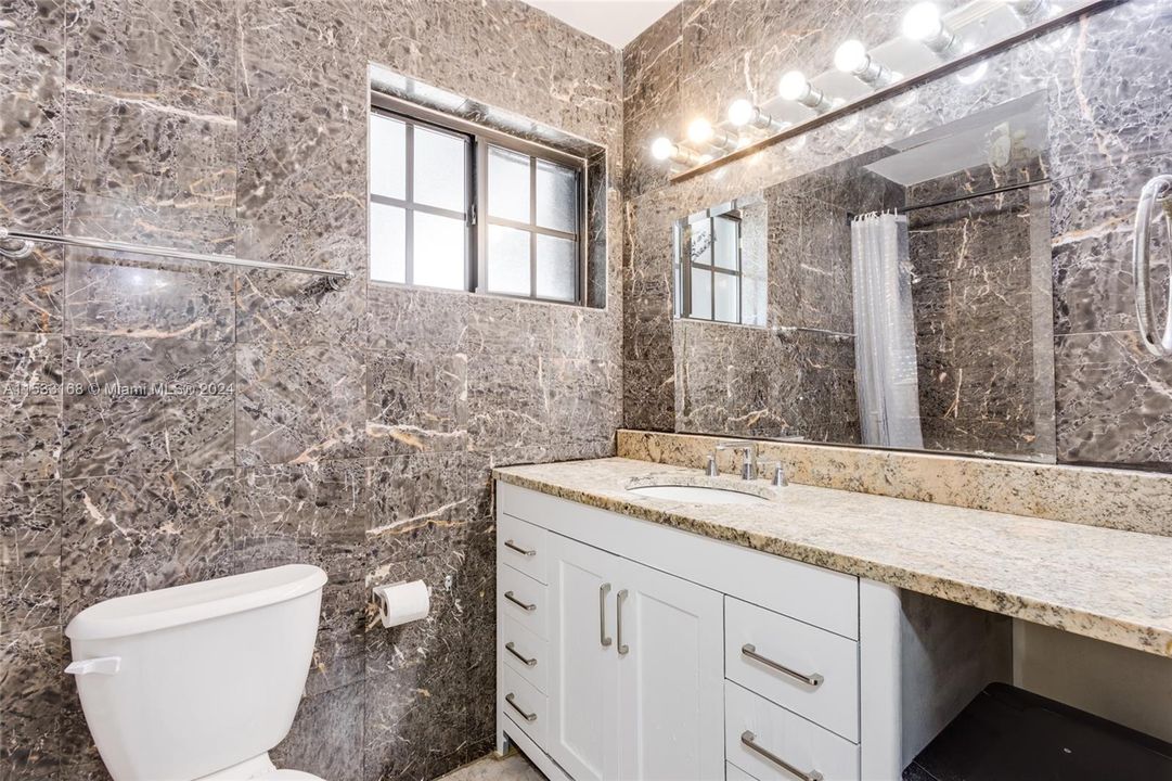 Recently Sold: $1,099,770 (5 beds, 2 baths, 2295 Square Feet)