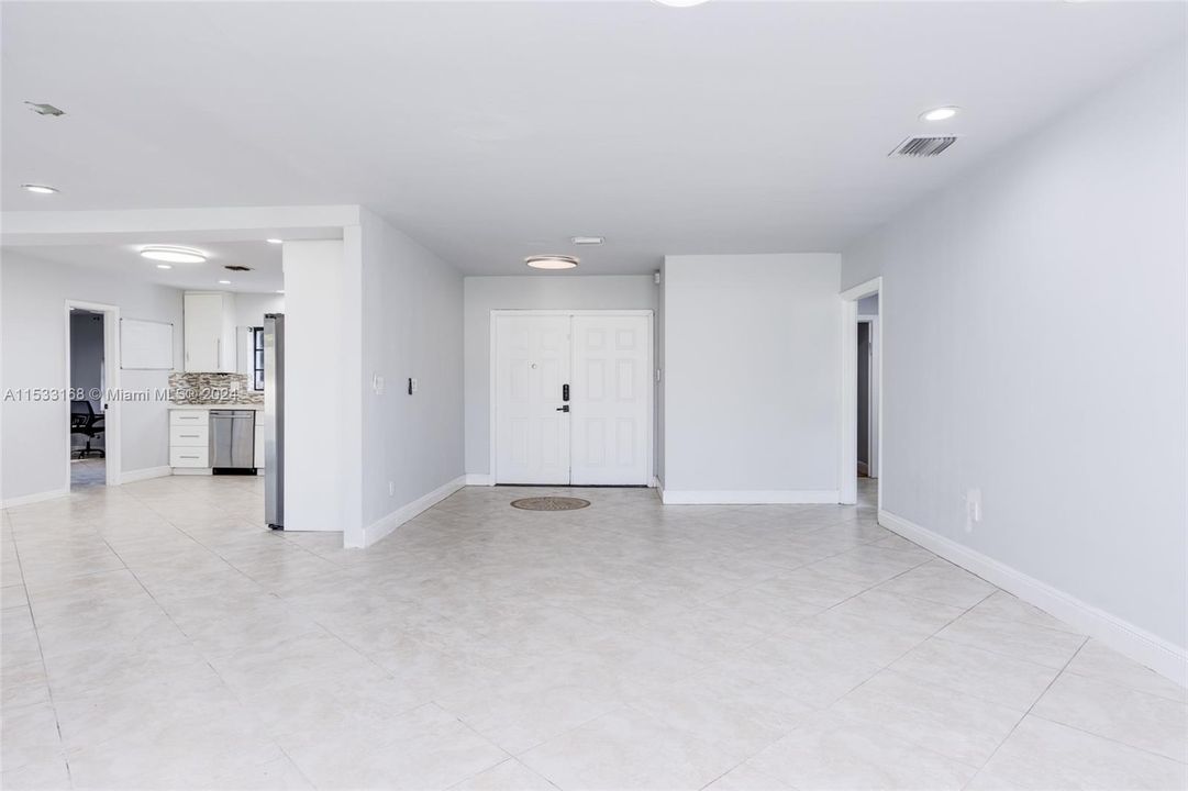 Recently Sold: $1,099,770 (5 beds, 2 baths, 2295 Square Feet)