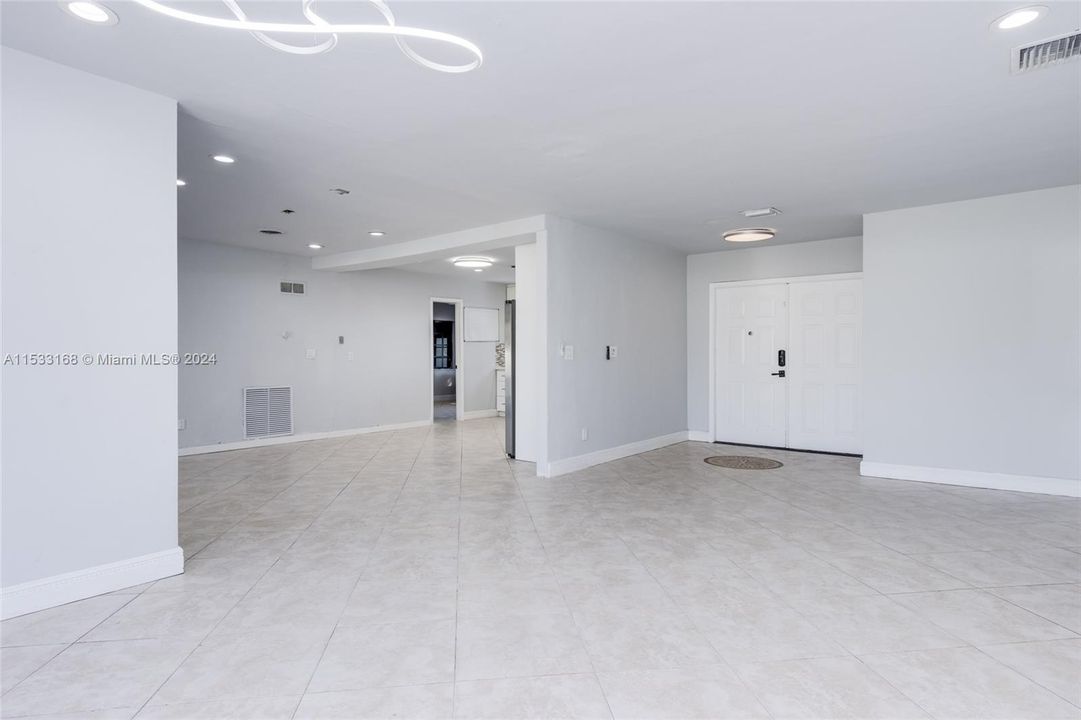 Recently Sold: $1,099,770 (5 beds, 2 baths, 2295 Square Feet)