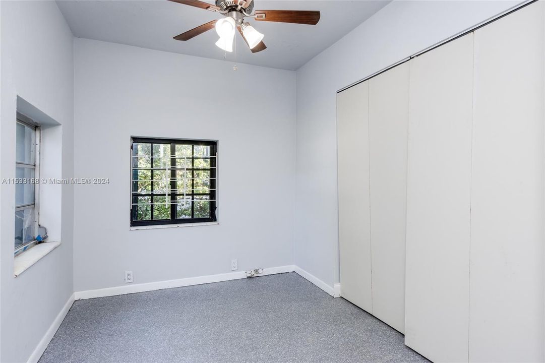 Recently Sold: $1,099,770 (5 beds, 2 baths, 2295 Square Feet)