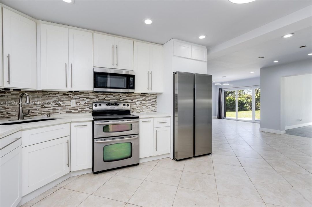 Recently Sold: $1,099,770 (5 beds, 2 baths, 2295 Square Feet)