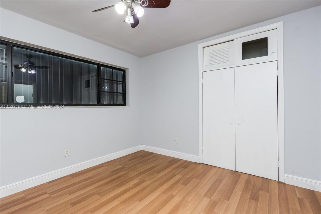 Recently Sold: $1,099,770 (5 beds, 2 baths, 2295 Square Feet)