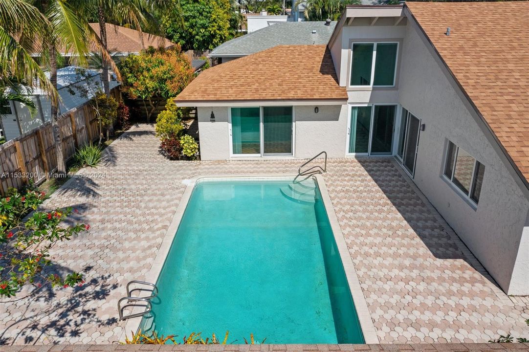 最近售出: $649,900 (3 贝兹, 2 浴室, 1695 平方英尺)