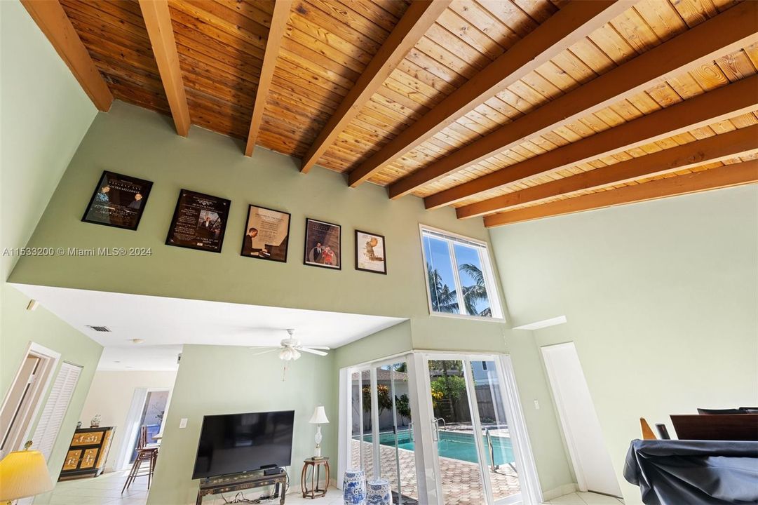 Wow! Vaulted ceilings.