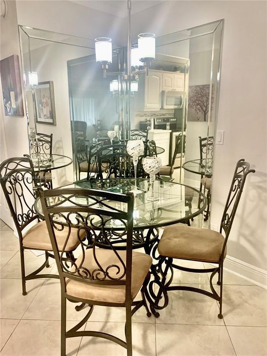 4 CHAIR DINING ROOM