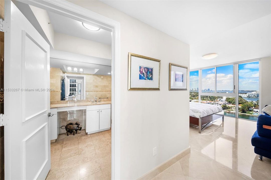 Active With Contract: $1,360,000 (2 beds, 2 baths, 1380 Square Feet)