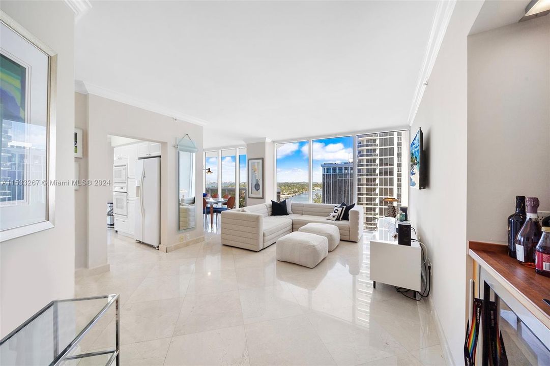 Active With Contract: $1,360,000 (2 beds, 2 baths, 1380 Square Feet)