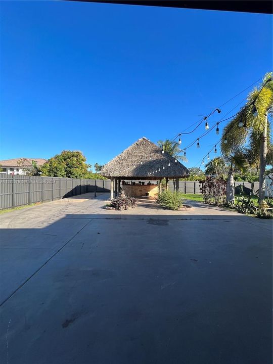 Recently Rented: $3,900 (4 beds, 2 baths, 1779 Square Feet)