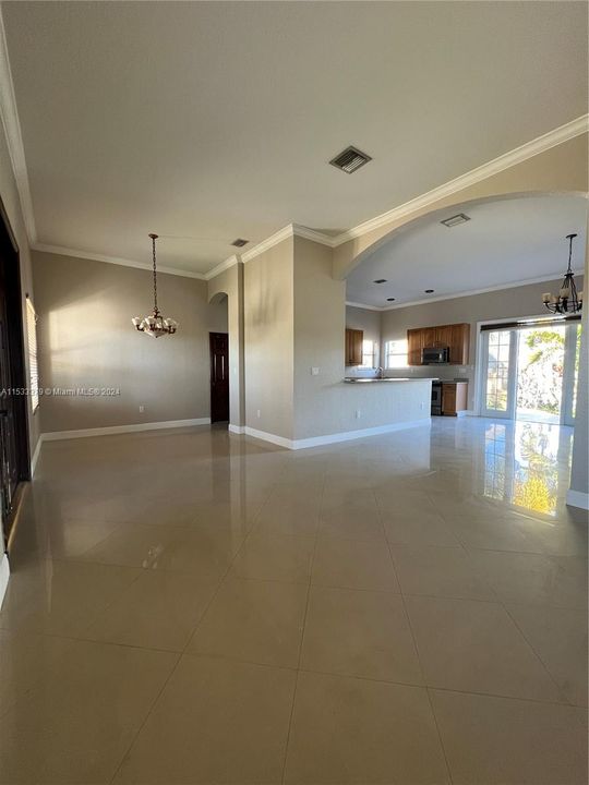 Recently Rented: $3,900 (4 beds, 2 baths, 1779 Square Feet)