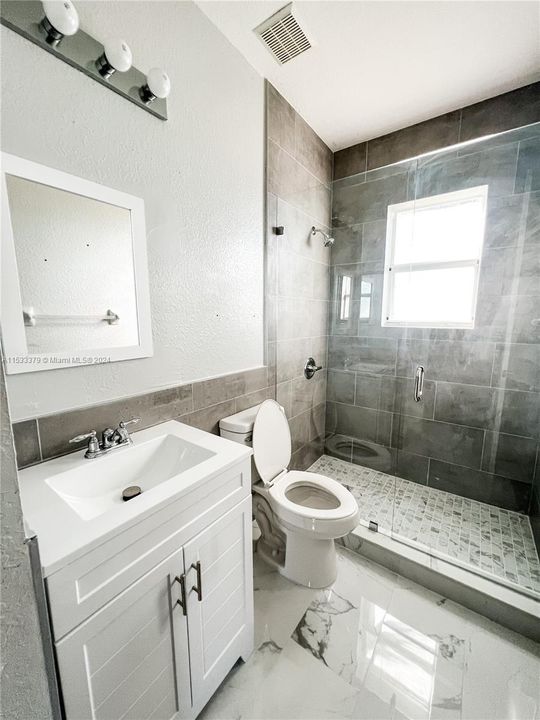 Recently Rented: $3,900 (4 beds, 2 baths, 1779 Square Feet)