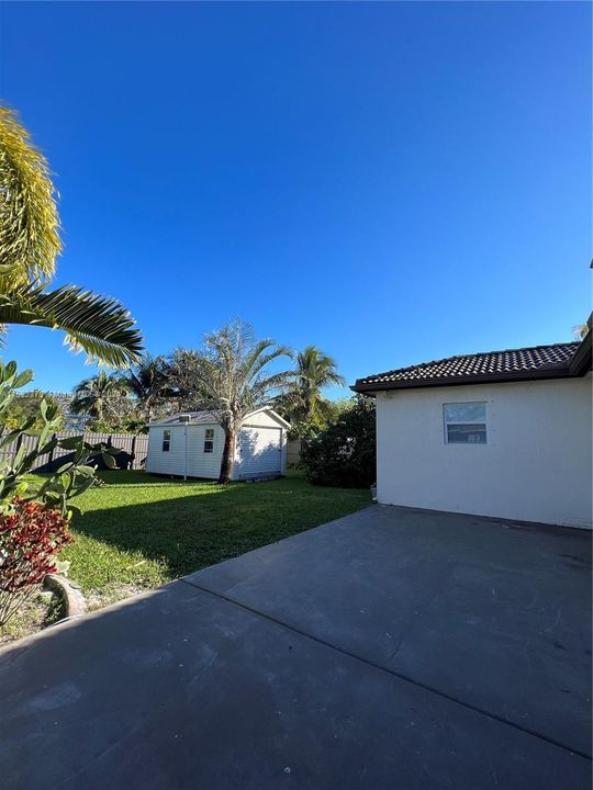 Recently Rented: $3,900 (4 beds, 2 baths, 1779 Square Feet)