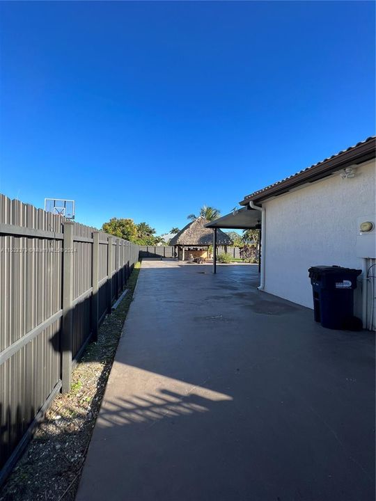 Recently Rented: $3,900 (4 beds, 2 baths, 1779 Square Feet)