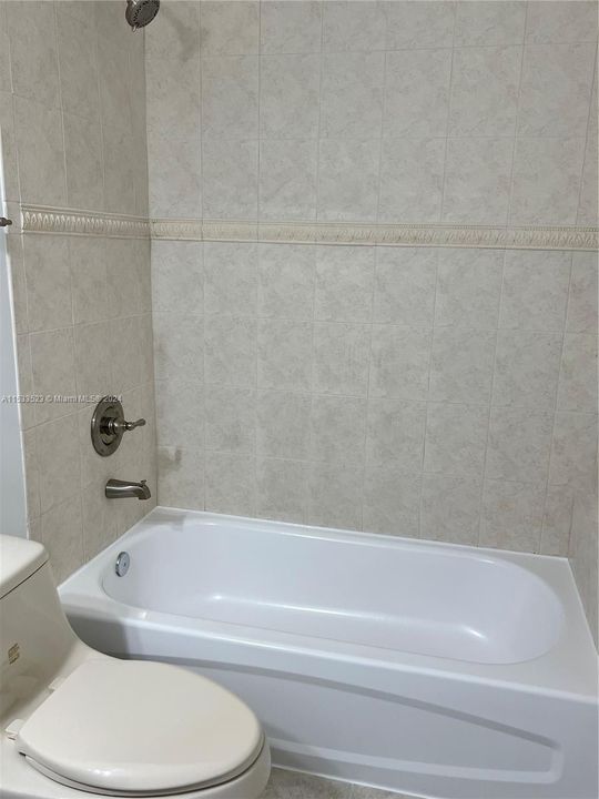 Recientemente alquilado: $2,500 (2 camas, 2 baños, 1027 Pies cuadrados)