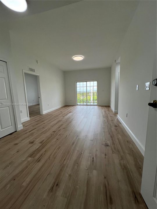 Recientemente alquilado: $2,500 (2 camas, 2 baños, 1027 Pies cuadrados)