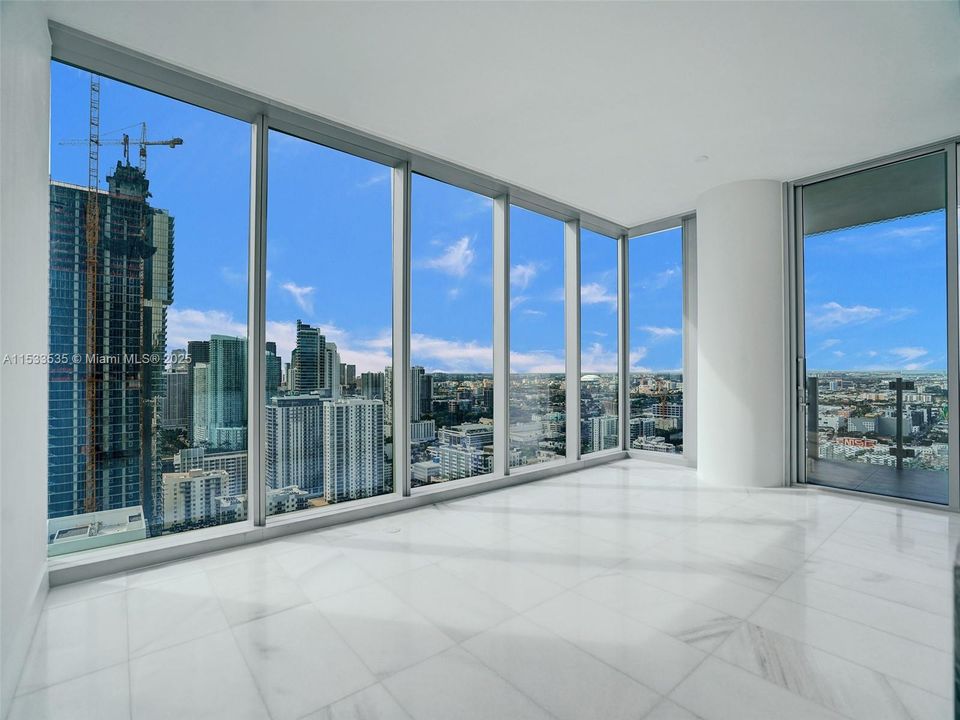 For Sale: $1,649,000 (2 beds, 2 baths, 955 Square Feet)