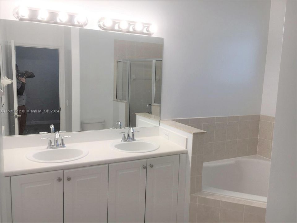 Recently Rented: $3,100 (4 beds, 2 baths, 1720 Square Feet)