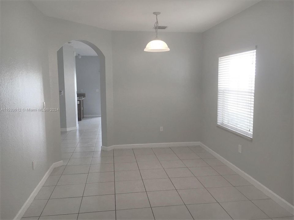 Recently Rented: $3,100 (4 beds, 2 baths, 1720 Square Feet)