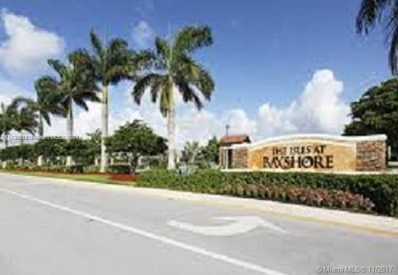 Recently Rented: $3,100 (4 beds, 2 baths, 1720 Square Feet)