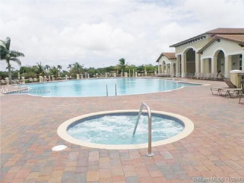 Recently Rented: $3,100 (4 beds, 2 baths, 1720 Square Feet)