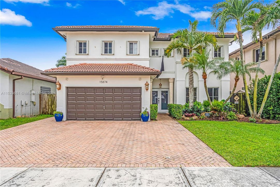 Recently Sold: $749,000 (5 beds, 3 baths, 2629 Square Feet)