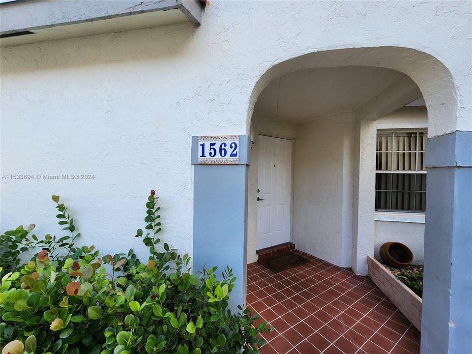 Recently Rented: $2,900 (3 beds, 2 baths, 1134 Square Feet)