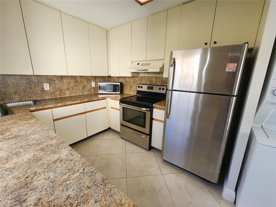 Recently Rented: $2,900 (3 beds, 2 baths, 1134 Square Feet)