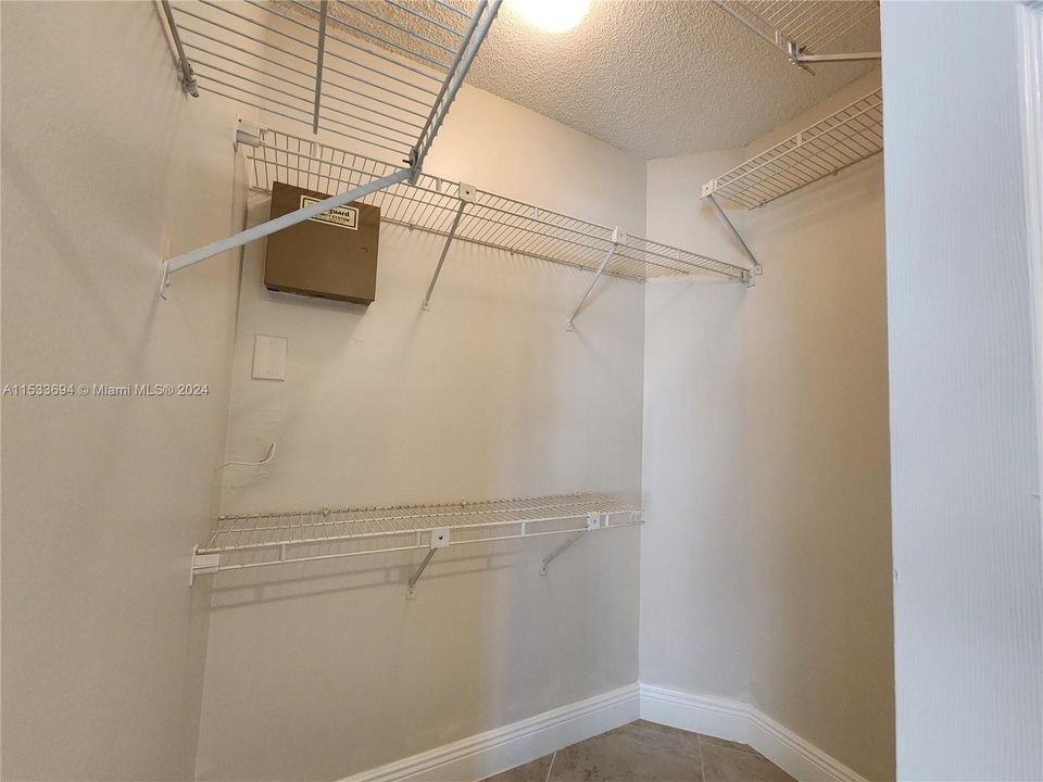 Recently Rented: $2,900 (3 beds, 2 baths, 1134 Square Feet)