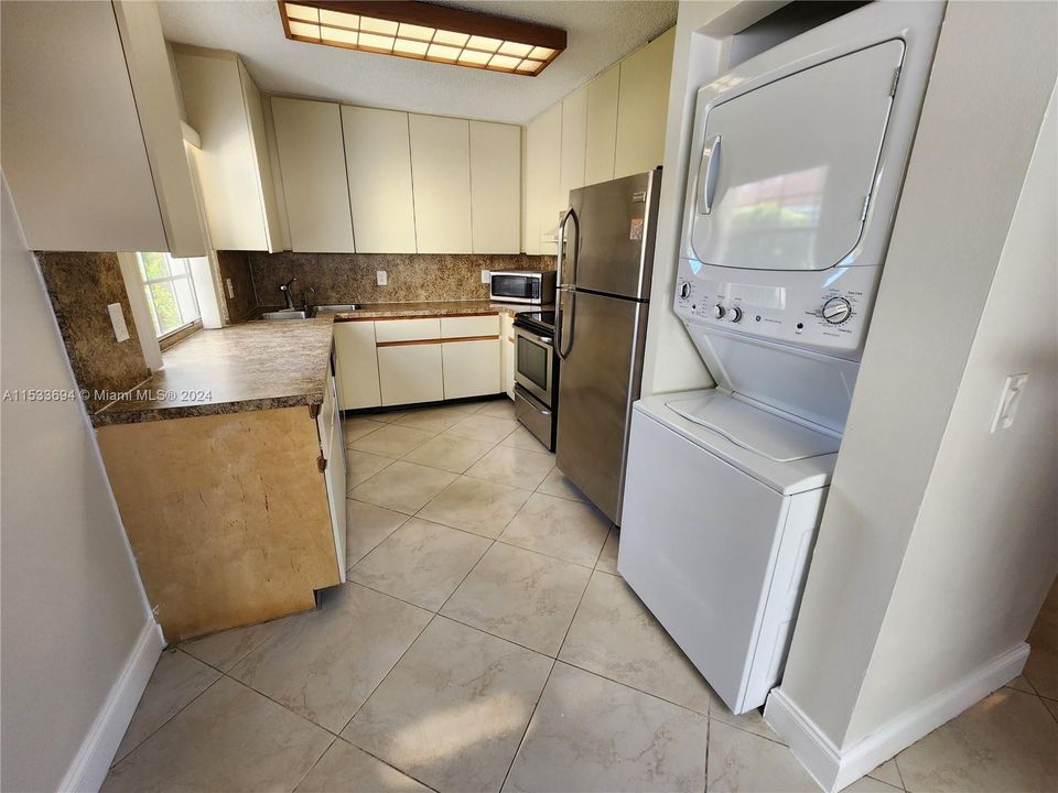 Recently Rented: $2,900 (3 beds, 2 baths, 1134 Square Feet)