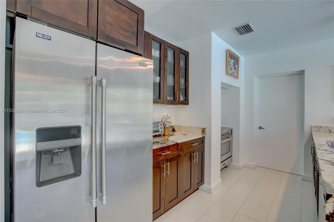 Active With Contract: $11,000 (3 beds, 3 baths, 1504 Square Feet)