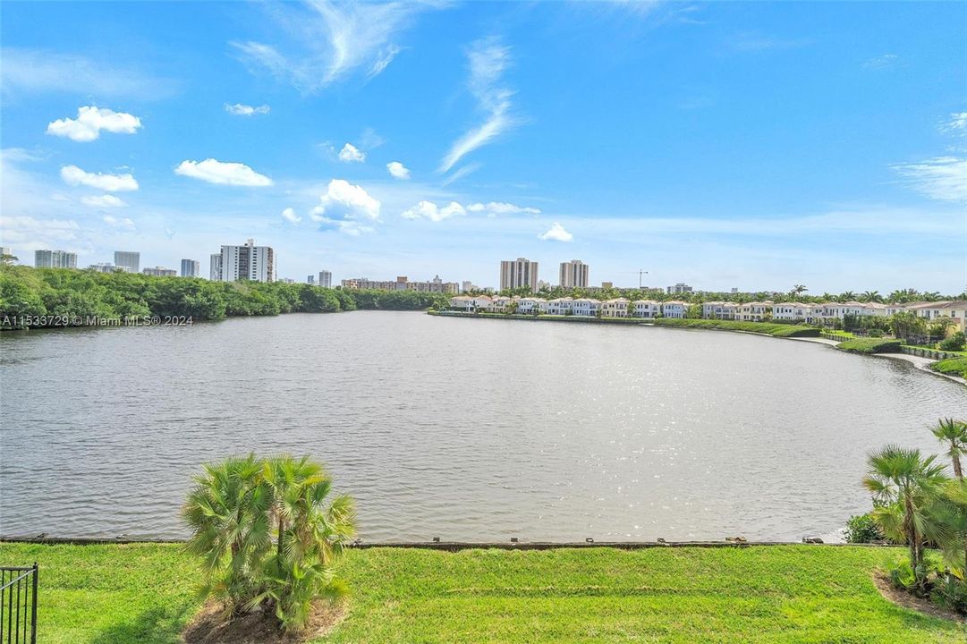 Active With Contract: $10,500 (4 beds, 3 baths, 2714 Square Feet)