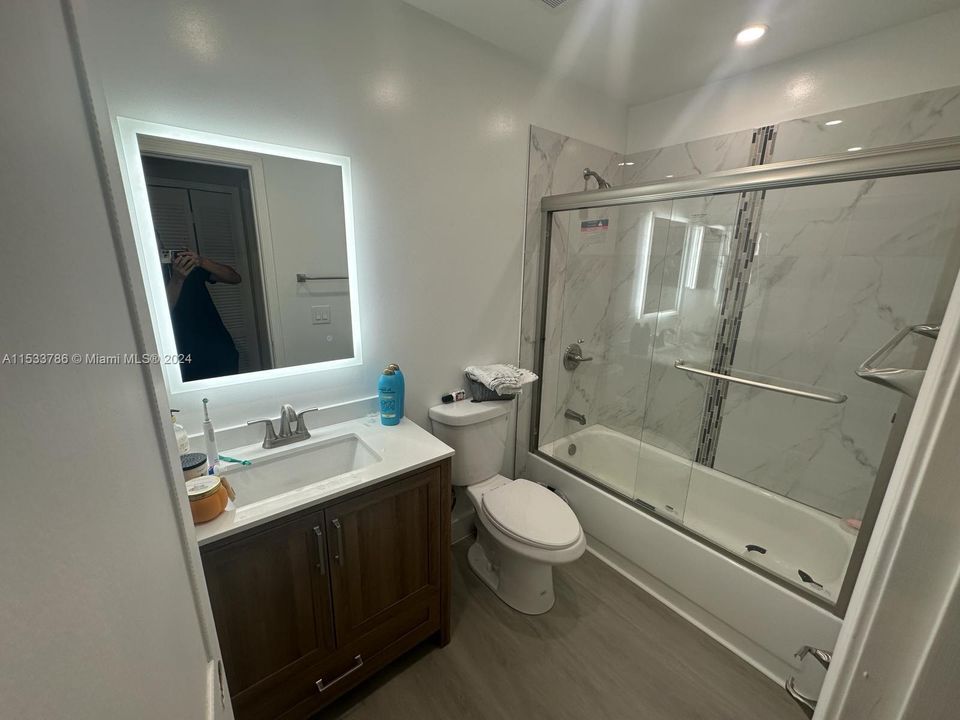 Недавно арендовано: $1,810 (2 спален, 2 ванн, 0 Квадратных фут)