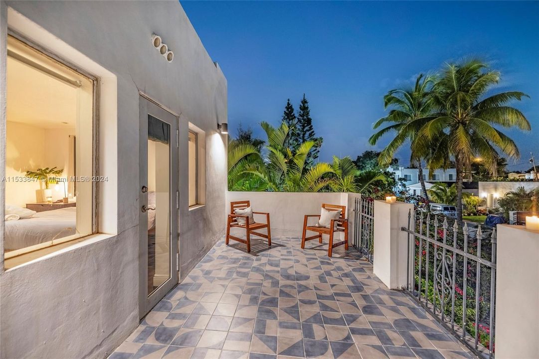 Recently Rented: $13,900 (5 beds, 3 baths, 2713 Square Feet)