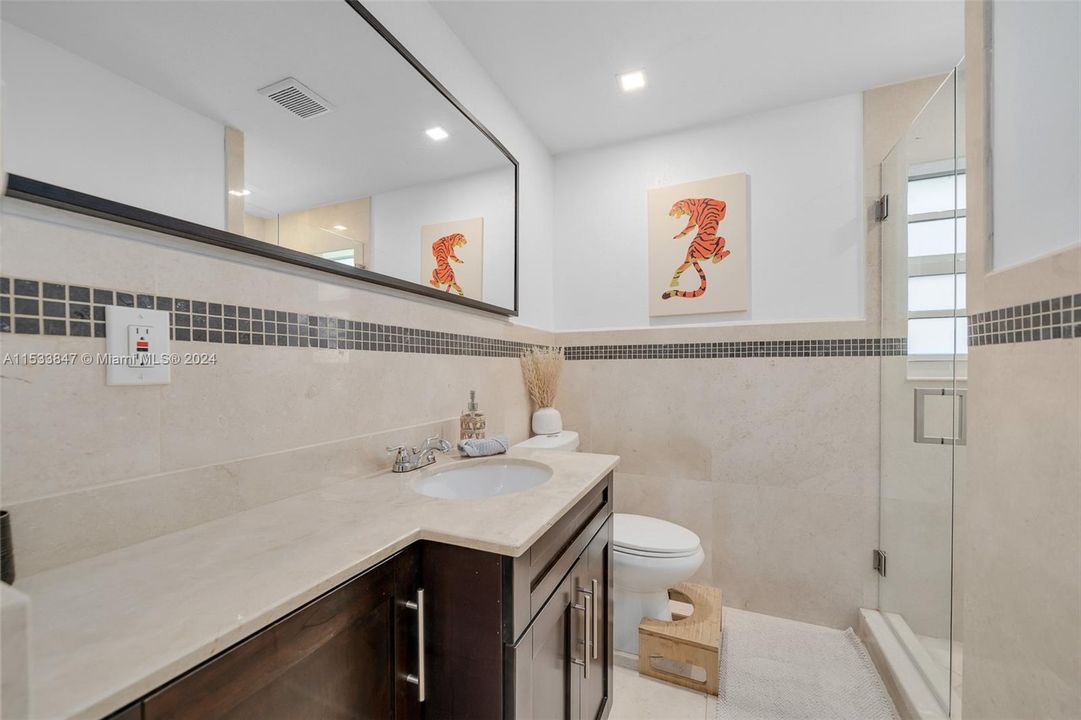 Recently Rented: $13,900 (5 beds, 3 baths, 2713 Square Feet)