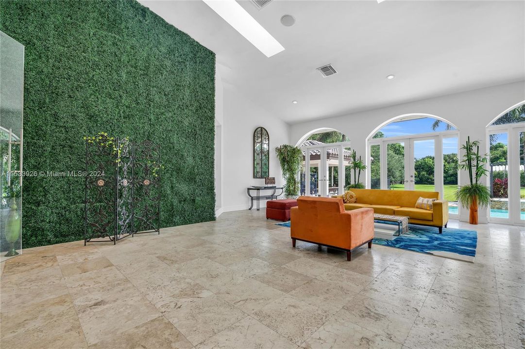 For Sale: $3,749,000 (5 beds, 5 baths, 4177 Square Feet)