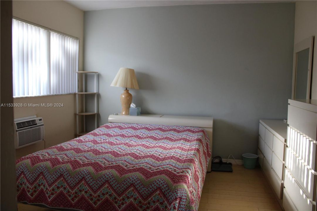 For Sale: $108,000 (1 beds, 1 baths, 625 Square Feet)