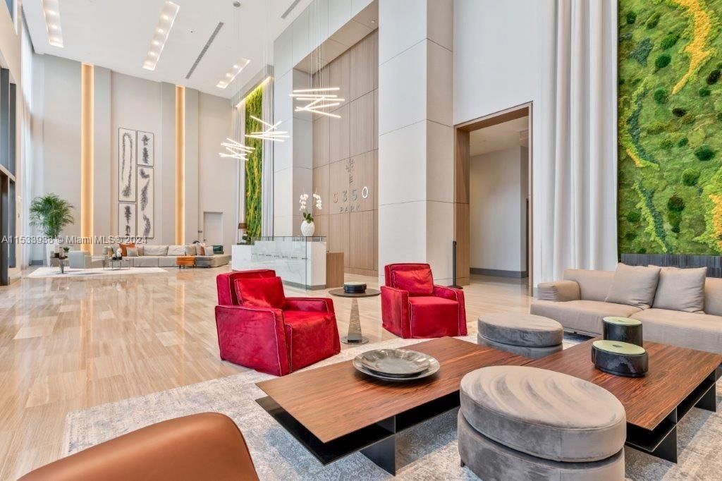 For Sale: $595,000 (2 beds, 2 baths, 1016 Square Feet)