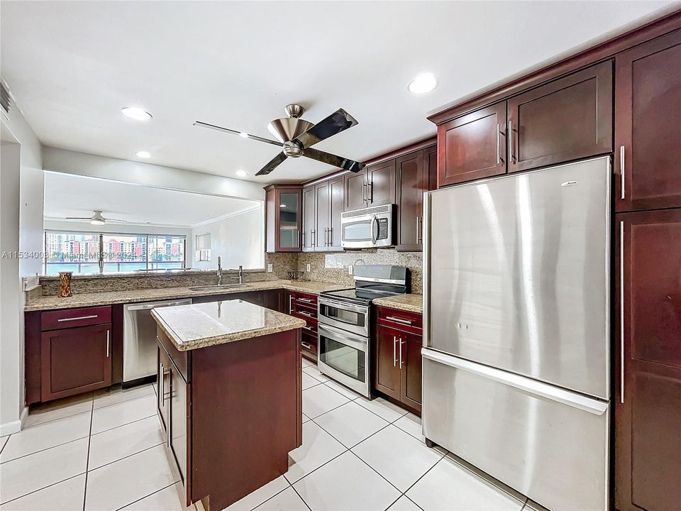 For Sale: $875,000 (2 beds, 2 baths, 1397 Square Feet)