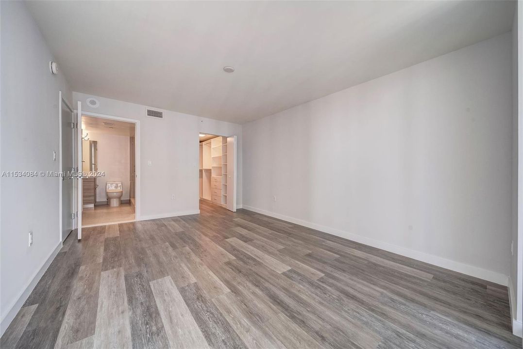 Recently Rented: $2,531 (1 beds, 1 baths, 842 Square Feet)