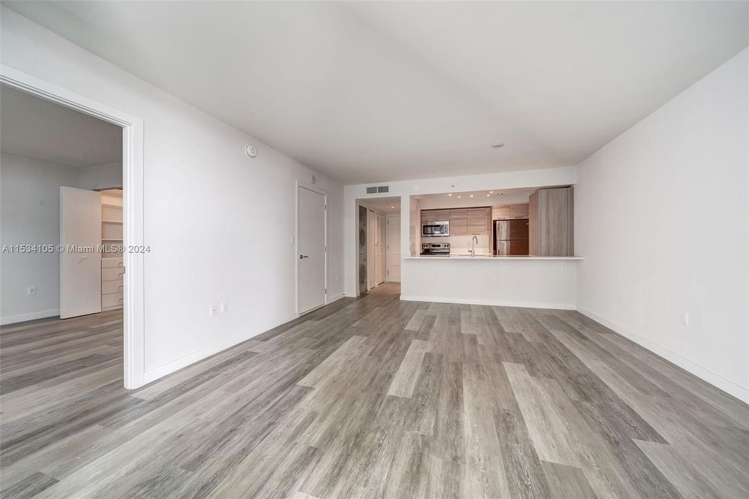 Recently Rented: $2,675 (1 beds, 1 baths, 747 Square Feet)