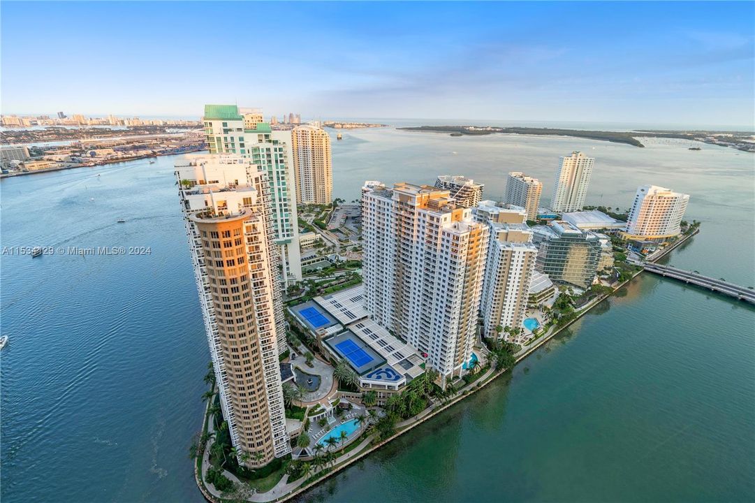 Vendido Recientemente: $1,249,000 (2 camas, 2 baños, 1313 Pies cuadrados)