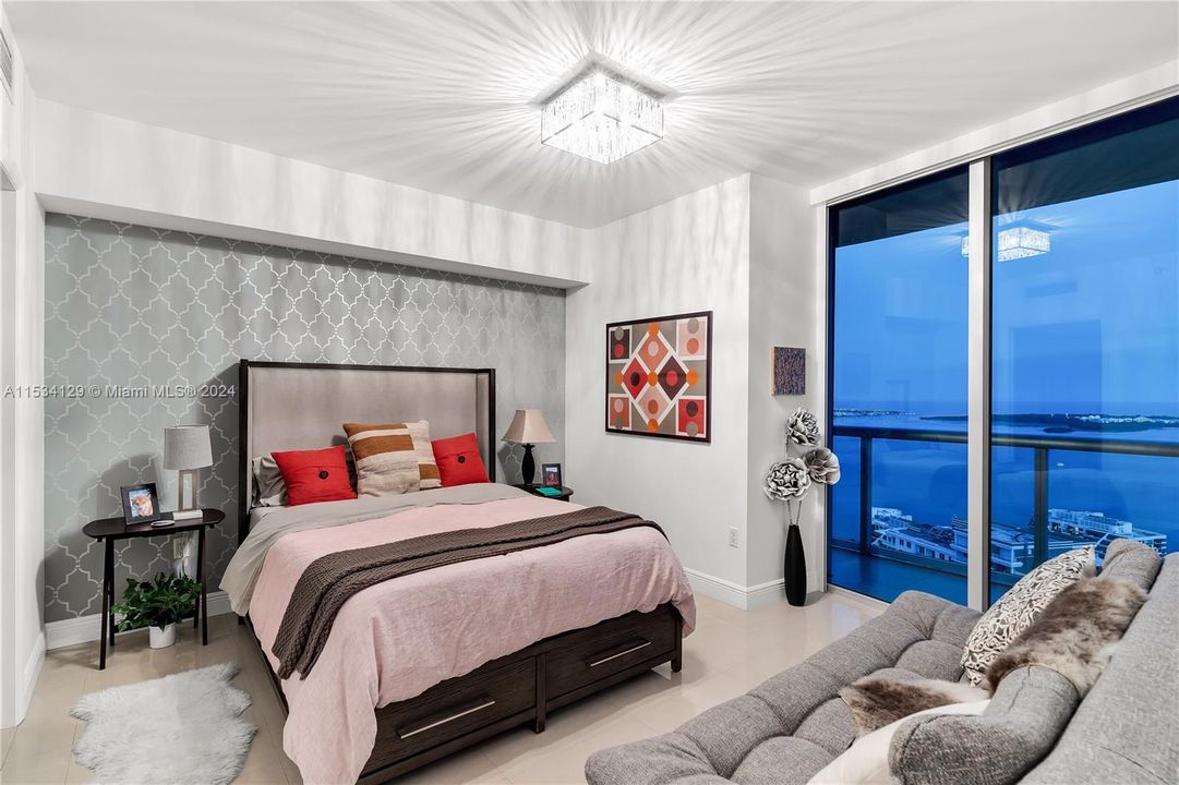 Vendido Recientemente: $1,249,000 (2 camas, 2 baños, 1313 Pies cuadrados)