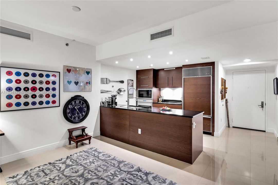 Vendido Recientemente: $1,249,000 (2 camas, 2 baños, 1313 Pies cuadrados)