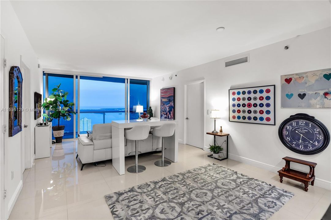 Vendido Recientemente: $1,249,000 (2 camas, 2 baños, 1313 Pies cuadrados)