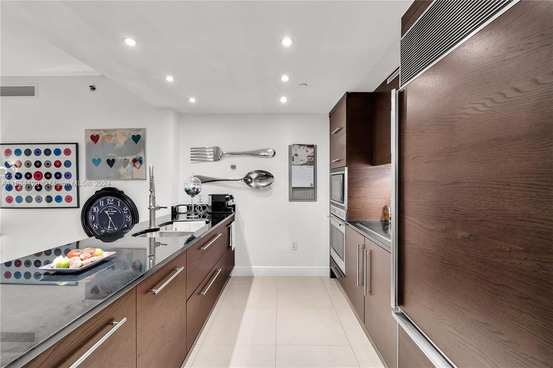 Vendido Recientemente: $1,249,000 (2 camas, 2 baños, 1313 Pies cuadrados)