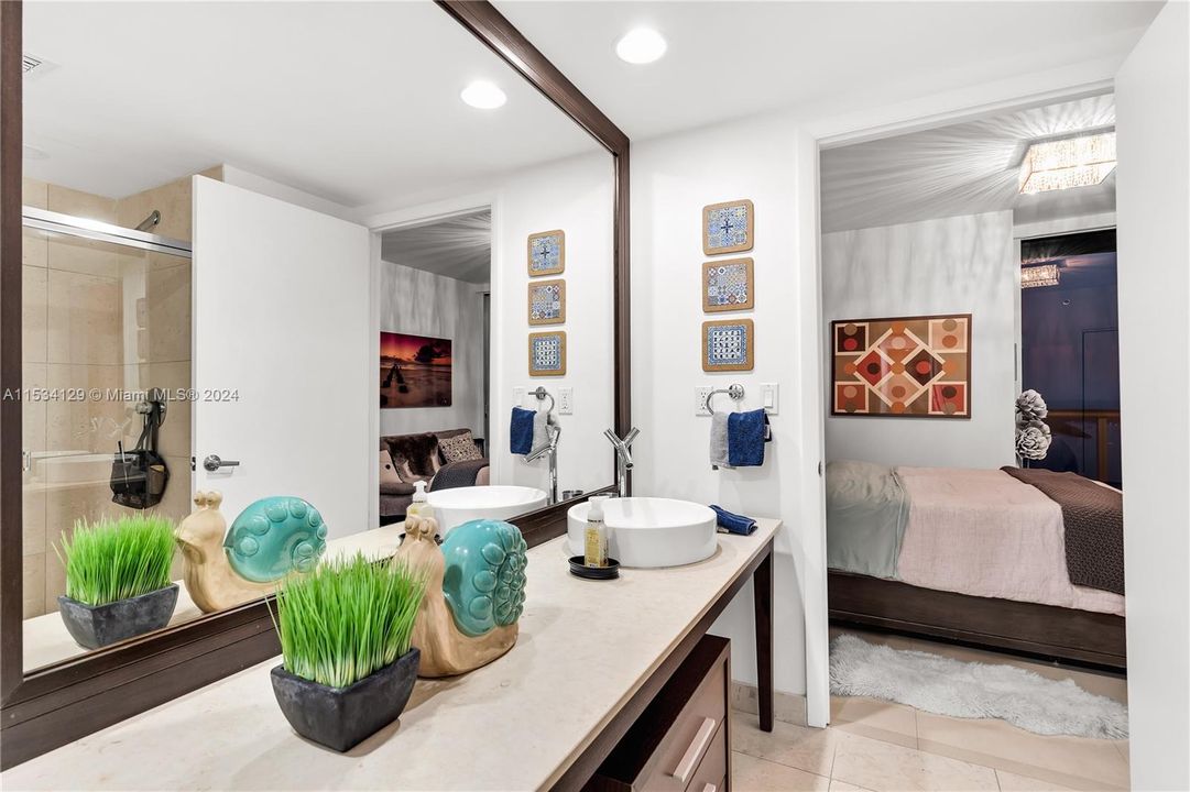 Vendido Recientemente: $1,249,000 (2 camas, 2 baños, 1313 Pies cuadrados)