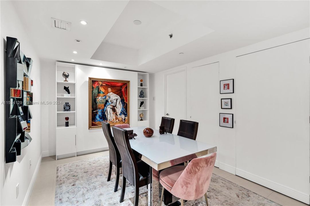 Vendido Recientemente: $1,249,000 (2 camas, 2 baños, 1313 Pies cuadrados)