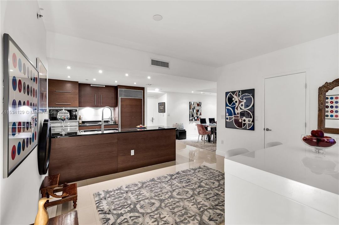 Vendido Recientemente: $1,249,000 (2 camas, 2 baños, 1313 Pies cuadrados)