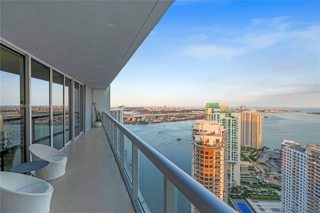 Vendido Recientemente: $1,249,000 (2 camas, 2 baños, 1313 Pies cuadrados)