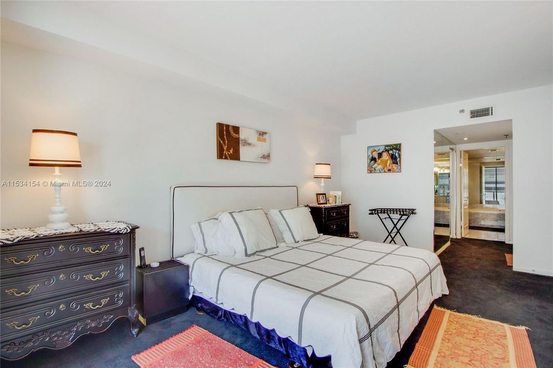 For Sale: $890,000 (1 beds, 2 baths, 1120 Square Feet)