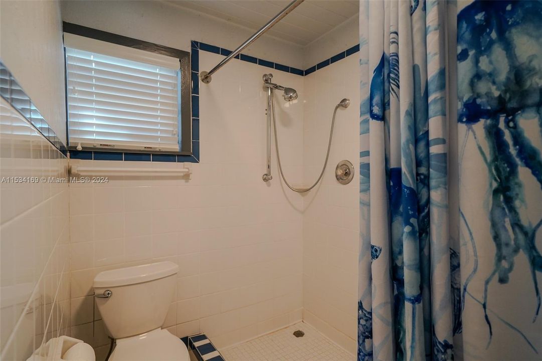 出租: $8,500 (3 贝兹, 2 浴室, 2034 平方英尺)